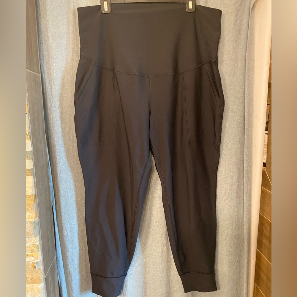 Old Navy maternity jogger
